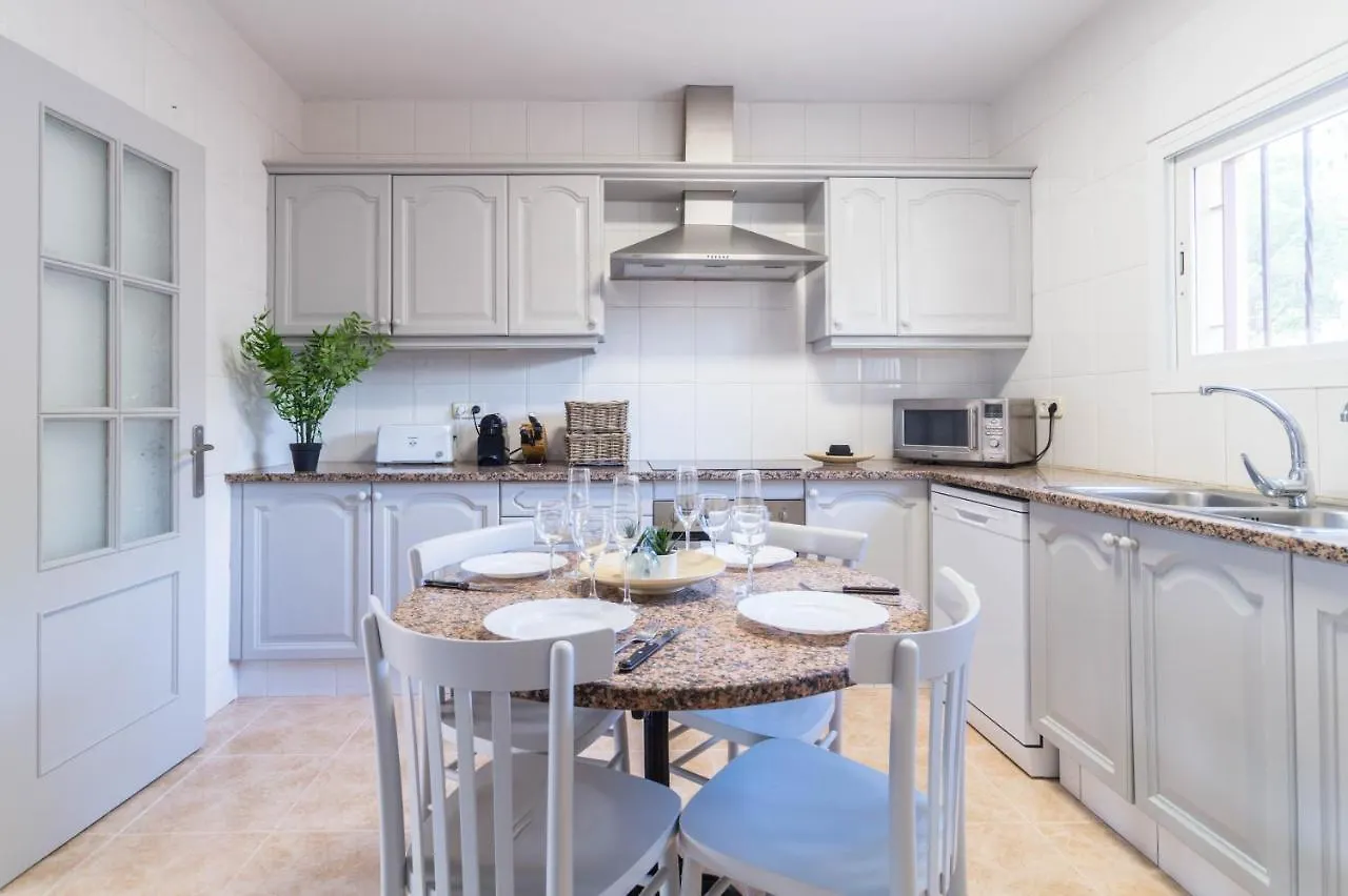 La Llevantina Boutique Villa 칼론제